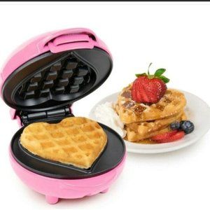 nostalgia mini heart waffle maker new